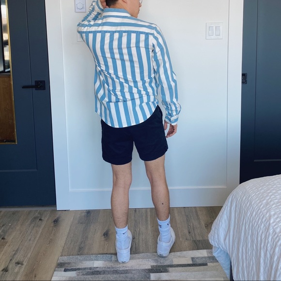 AMERICAN EAGLE CASUAL BUTTON DOWN - Picture 2 of 5